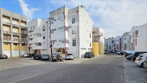 Apartamento t3 com garagem na zona centro de portalegre