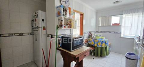 Apartamento t3 com garagem na zona centro de portalegre