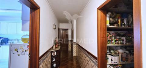 Apartamento t3 com garagem na zona centro de portalegre
