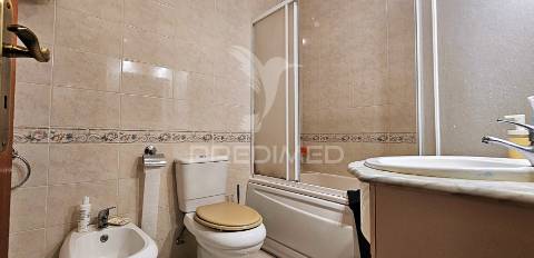 Apartamento t3 com garagem na zona centro de portalegre