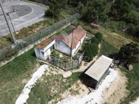 Moradia t2 para recuperar  - santarém