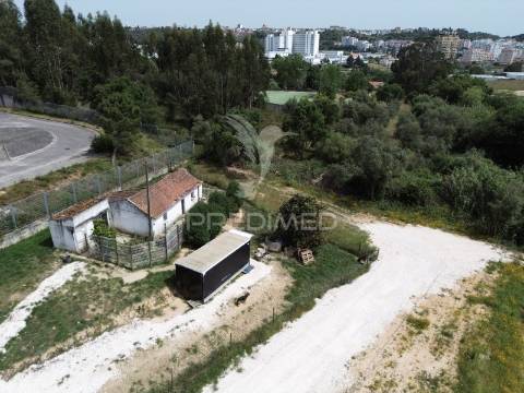Moradia t2 para recuperar  - santarém