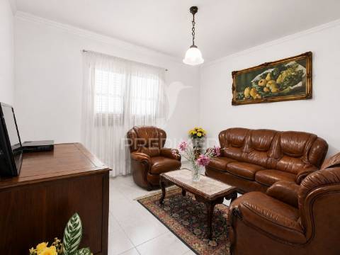 Moradia t3 | quintal e garagem em olhão