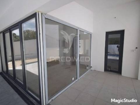 Moradia t3 térrea com piscina no alto do índio – sobreda
