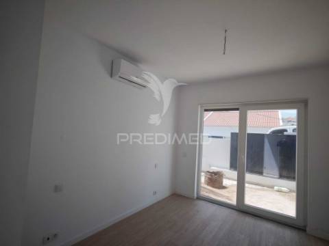 Moradia t3 térrea com piscina no alto do índio – sobreda