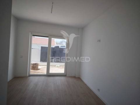 Moradia t3 térrea com piscina no alto do índio – sobreda