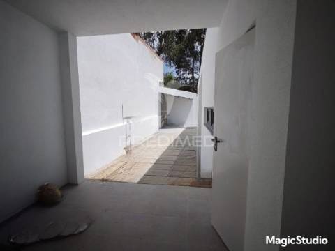 Moradia t3 térrea com piscina no alto do índio – sobreda