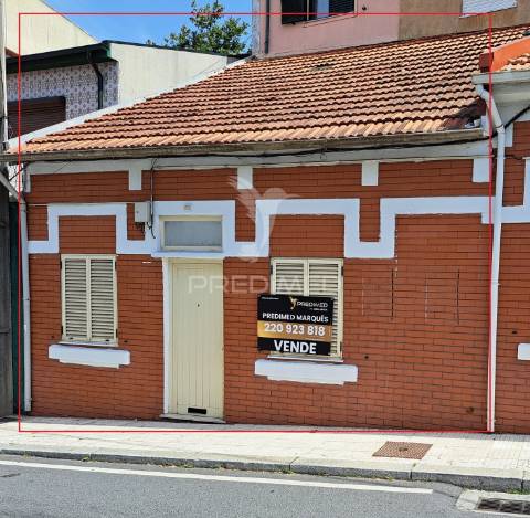 Moradia térrea t1 com aproveitamento de sotão | união das freguesias de gondomar (são cosme), valbom e jovim.