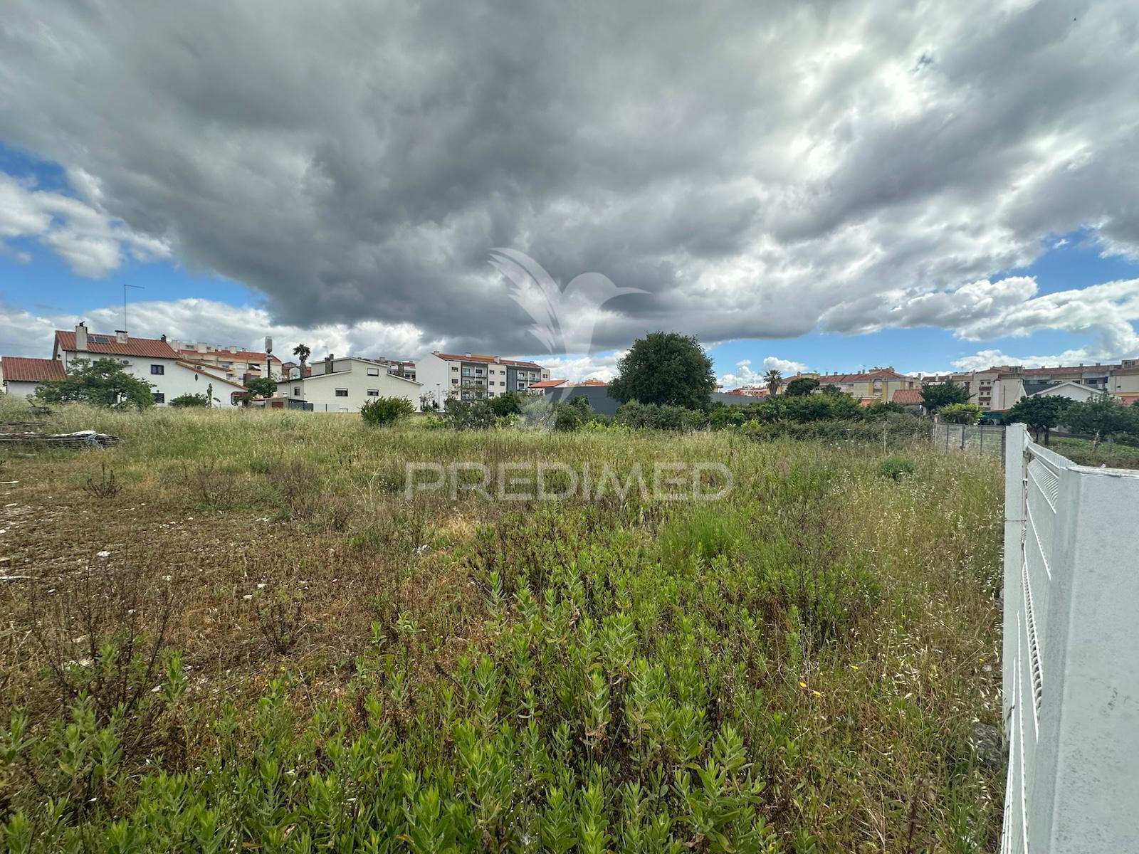 Terreno urbano para construção/entroncamento
