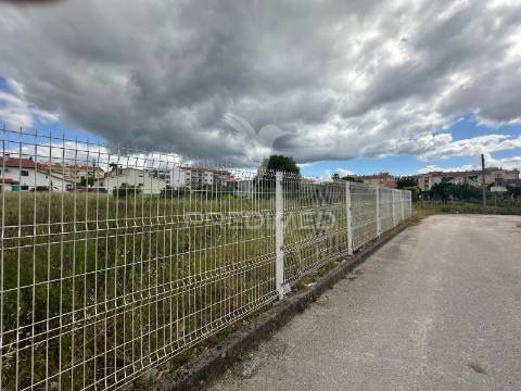 Terreno urbano para construção/entroncamento