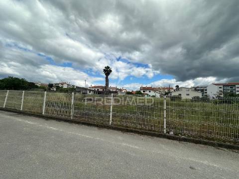 Terreno urbano para construção/entroncamento