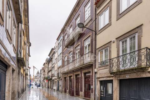 Apartamento t1 semi-novo no coração de braga – pronto a habitar