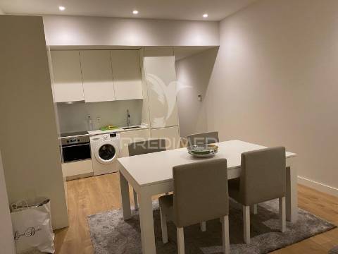 Apartamento t1 semi-novo no coração de braga – pronto a habitar