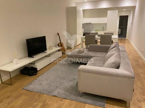 Apartamento t1 semi-novo no coração de braga – pronto a habitar