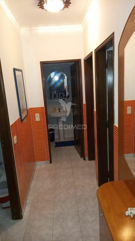 Olhão - apartamento t3 rch em zona central c/grande quintal