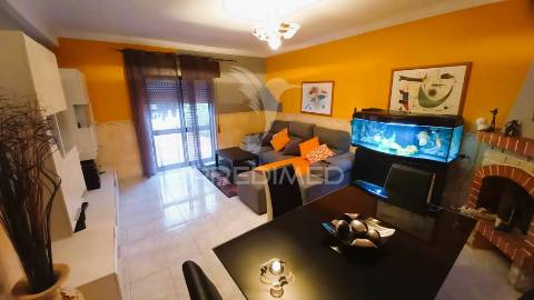Olhão - apartamento t3 rch em zona central c/grande quintal