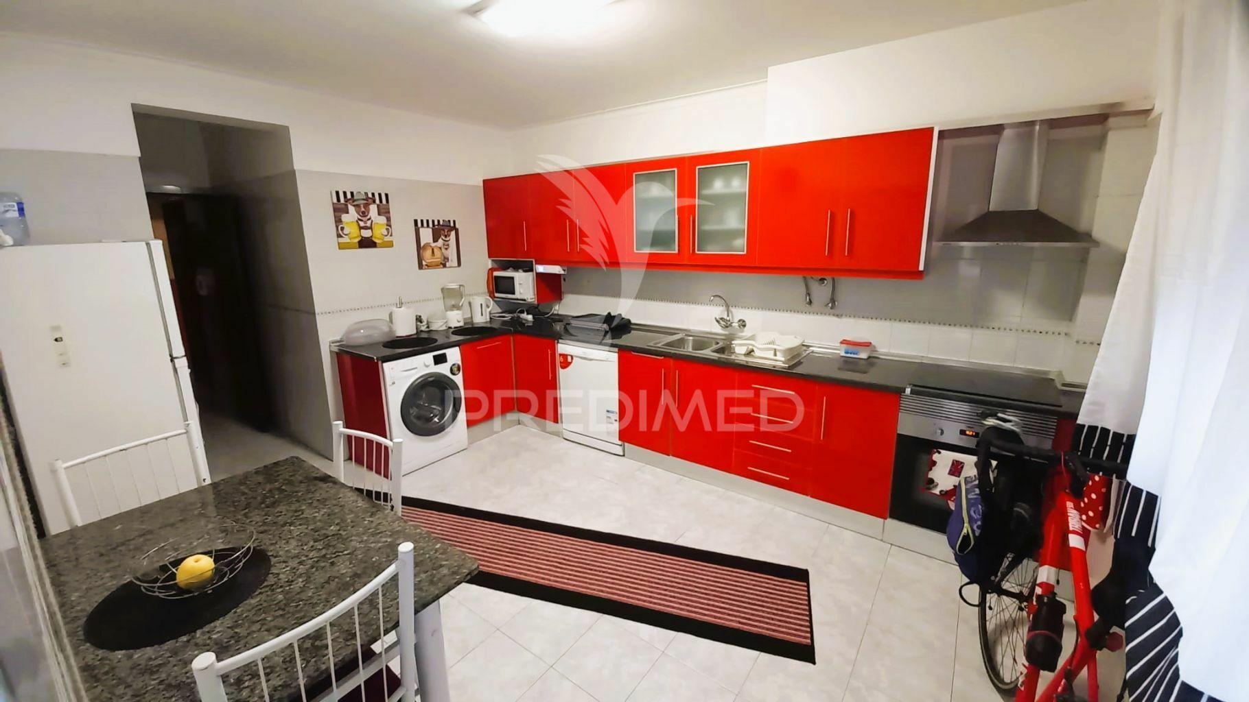 Olhão - apartamento t3 rch em zona central c/grande quintal
