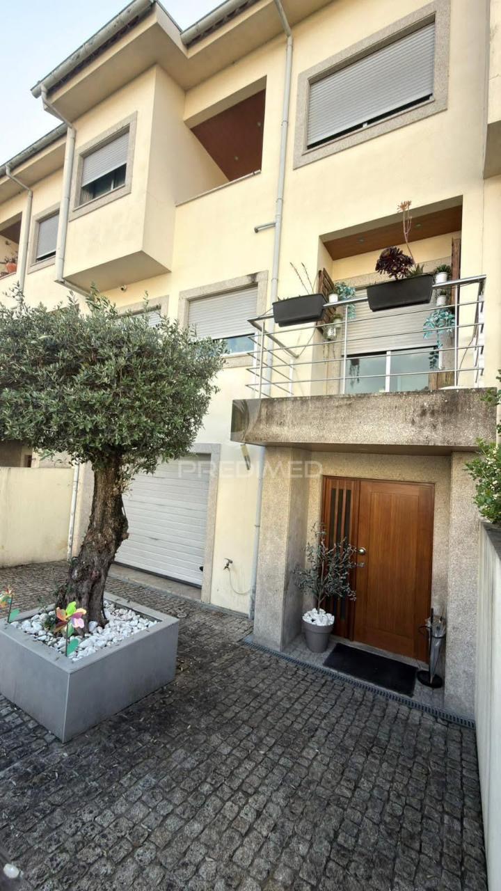 Moradia t4 urbanização quinta s.josé palmeira, braga | espaço, conforto e exclusividade