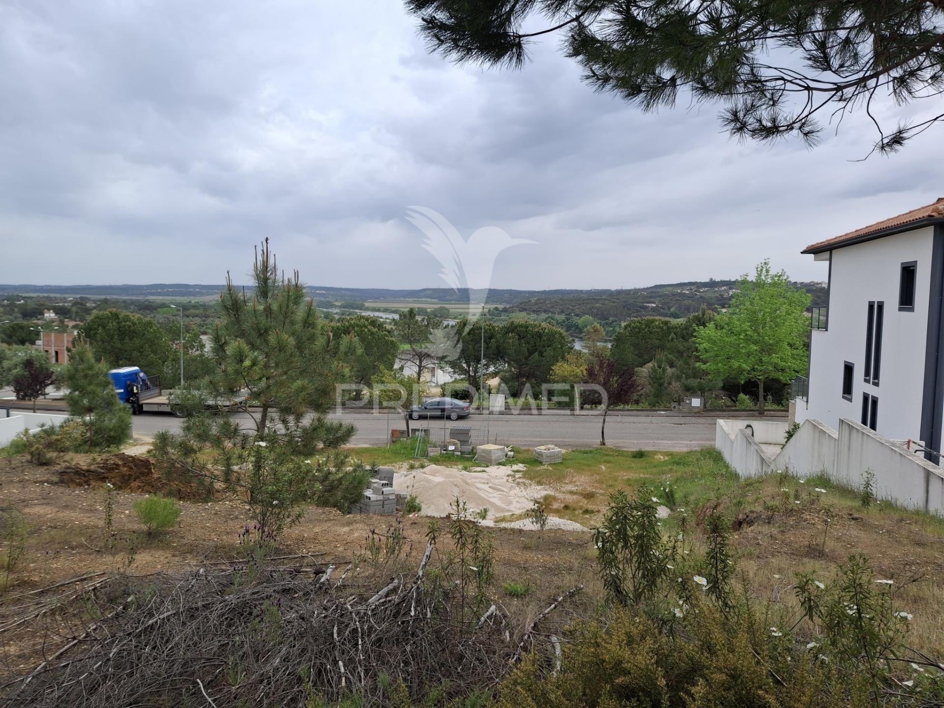 Lote de moradia