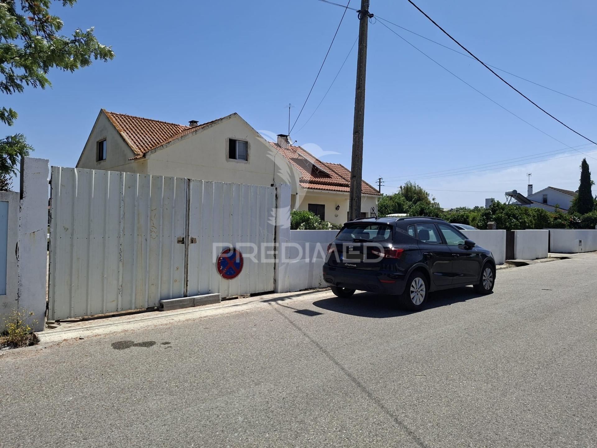 Moradia t3 com 3053 m2 em salvaterra de magos