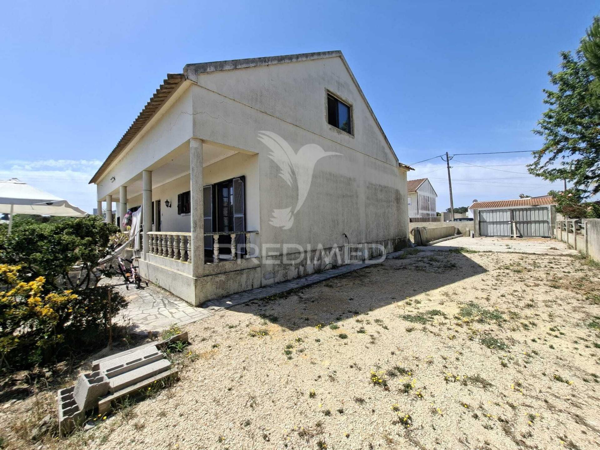 Moradia t3 com 3053 m2 em salvaterra de magos