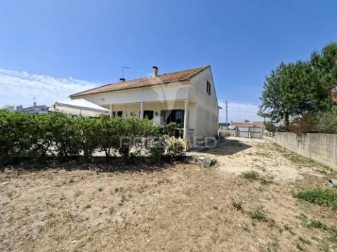 Moradia t3 com 3053 m2 em salvaterra de magos