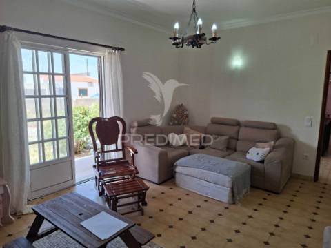 Moradia t3 com 3053 m2 em salvaterra de magos