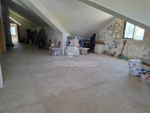 Moradia t3 com 3053 m2 em salvaterra de magos