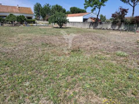 Moradia t3 com 3053 m2 em salvaterra de magos