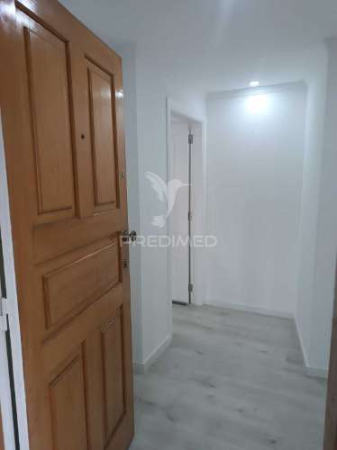 Apartamento t4 totalmente remodelado junto ao centro de saúde