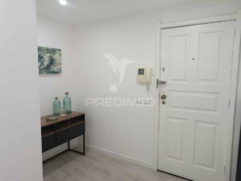Apartamento t4 totalmente remodelado junto ao centro de saúde