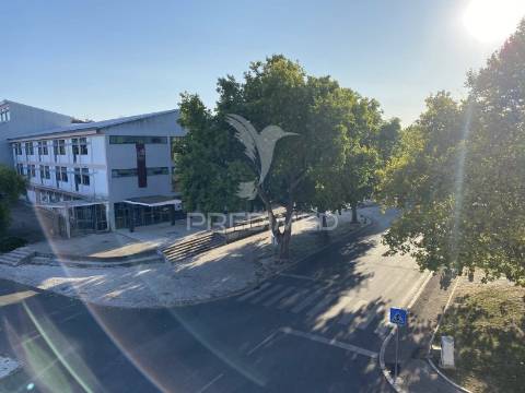 Apartamento t2 no centro de santarém | vista deslumbrante sobre o rio tejo