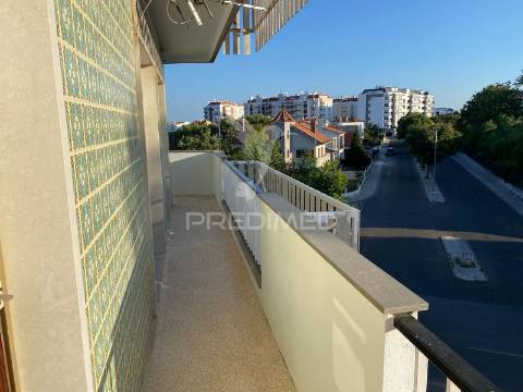 Apartamento t2 no centro de santarém | vista deslumbrante sobre o rio tejo