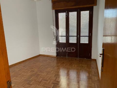 Apartamento t2 no centro de santarém | vista deslumbrante sobre o rio tejo