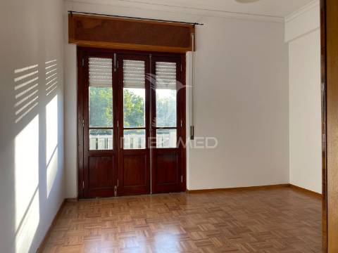 Apartamento t2 no centro de santarém | vista deslumbrante sobre o rio tejo