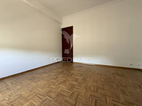Apartamento t2 no centro de santarém | vista deslumbrante sobre o rio tejo
