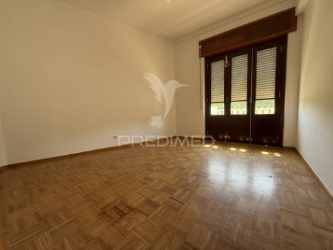 Apartamento t2 no centro de santarém | vista deslumbrante sobre o rio tejo