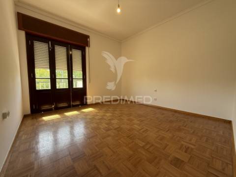 Apartamento t2 no centro de santarém | vista deslumbrante sobre o rio tejo
