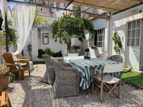 Moradia em banda t4 em abrantes | espaço, conforto e excelentes áreas