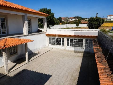 Moradia t5 restaurada a 3 km da praia de esmoriz