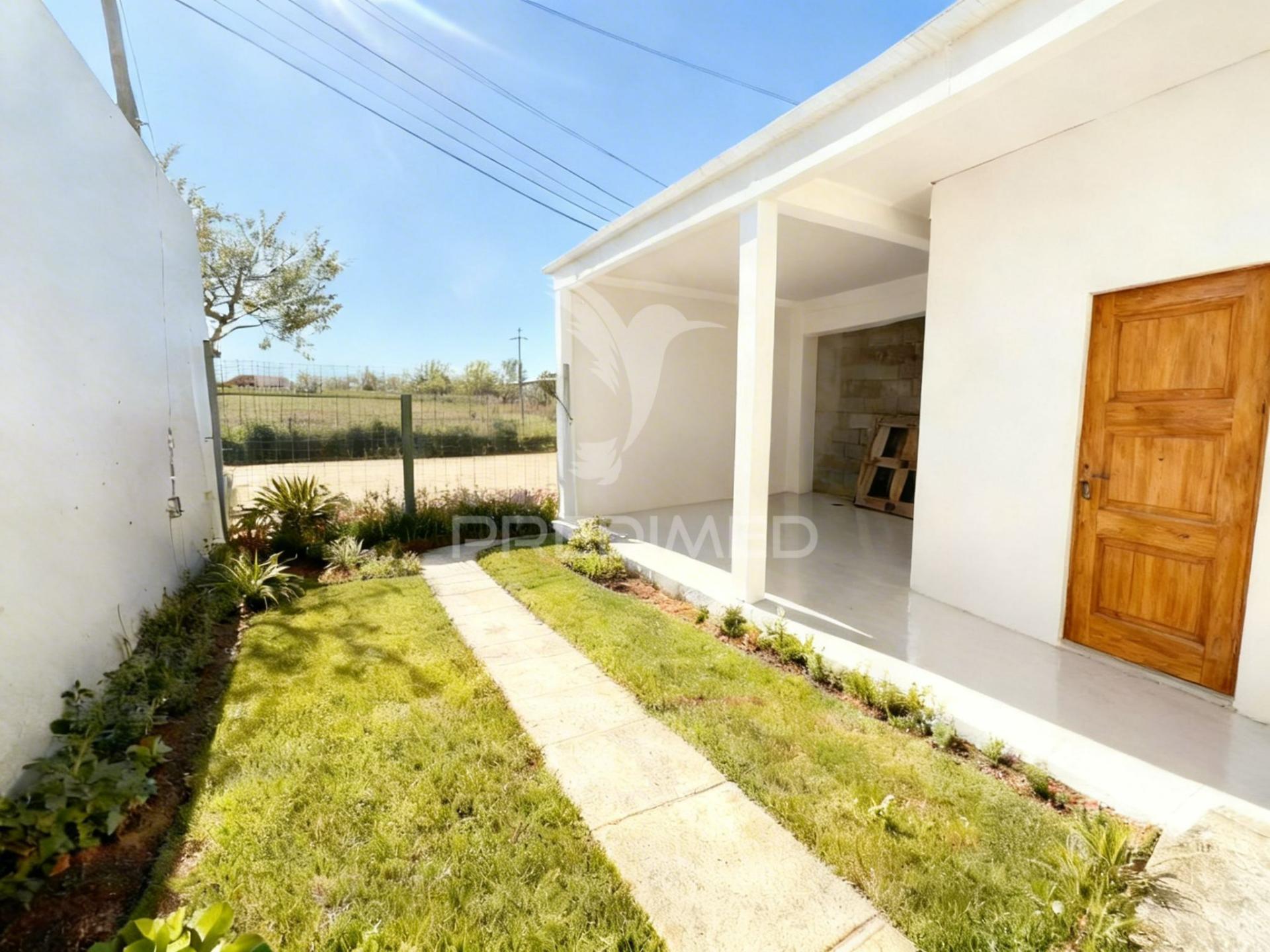 Casa para recuperar em benfica do ribatejo