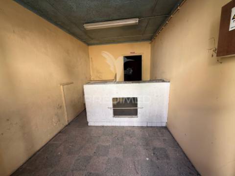 Casa para recuperar em benfica do ribatejo