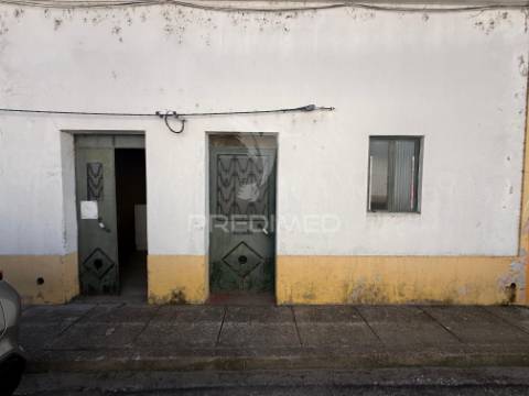Casa para recuperar em benfica do ribatejo