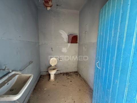 Casa para recuperar em benfica do ribatejo