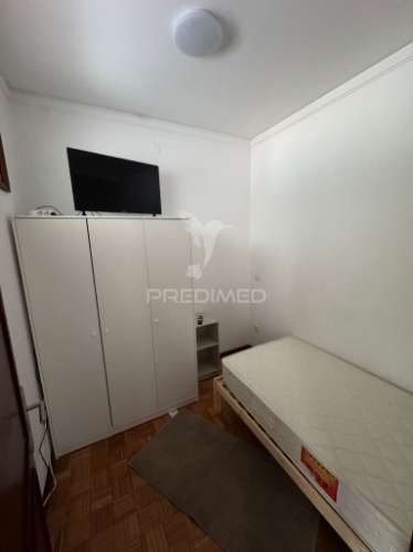 T2+1 com lugar de garagem e arrumos.