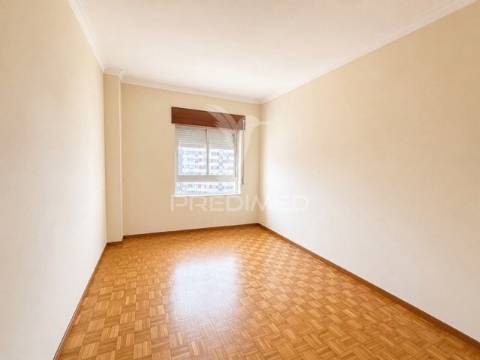 Apartamento t3 c/ vista rio