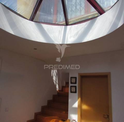 Exclusiva moradia t6: o refúgio perfeito entre o luxo e a privacidade
