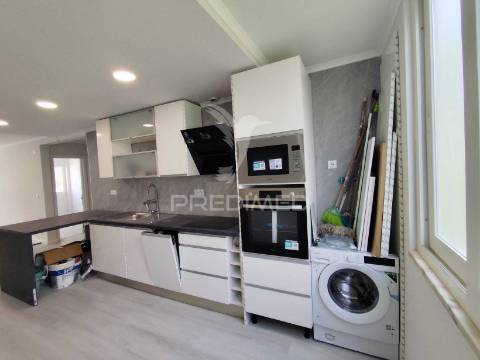 T2 c/ parqueamento em cavaleira sintra
