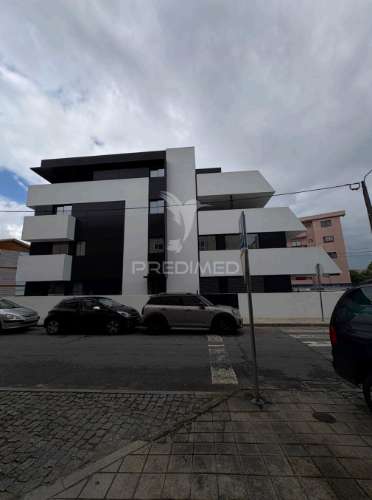 Vende-se t1 novo gondomar s.cosme
