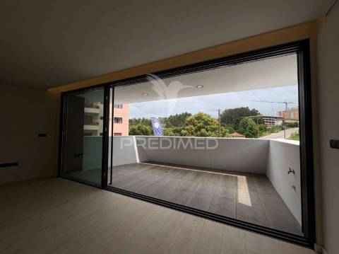 Vende-se t1 novo gondomar s.cosme